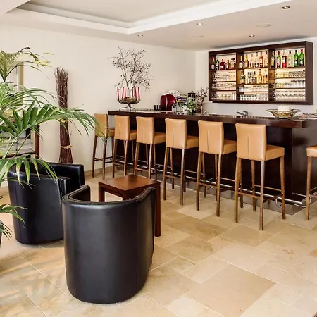 Regina 3* 세르파우스