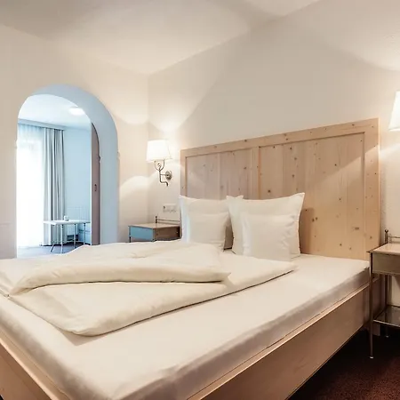 Ξενοδοχείο Regina 3*